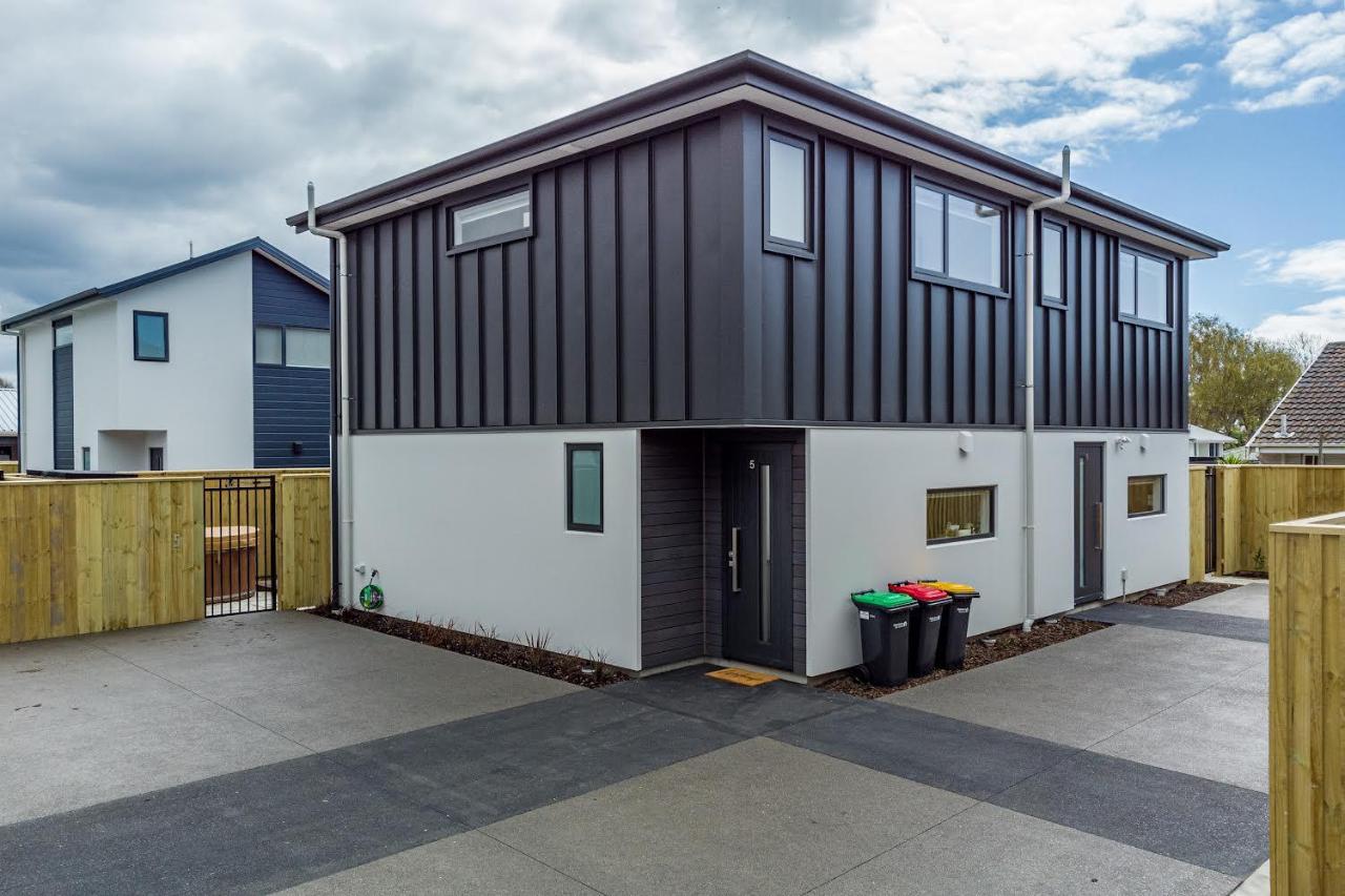 Appartamento Cozy Retreat With Hot Tub Christchurch Esterno foto