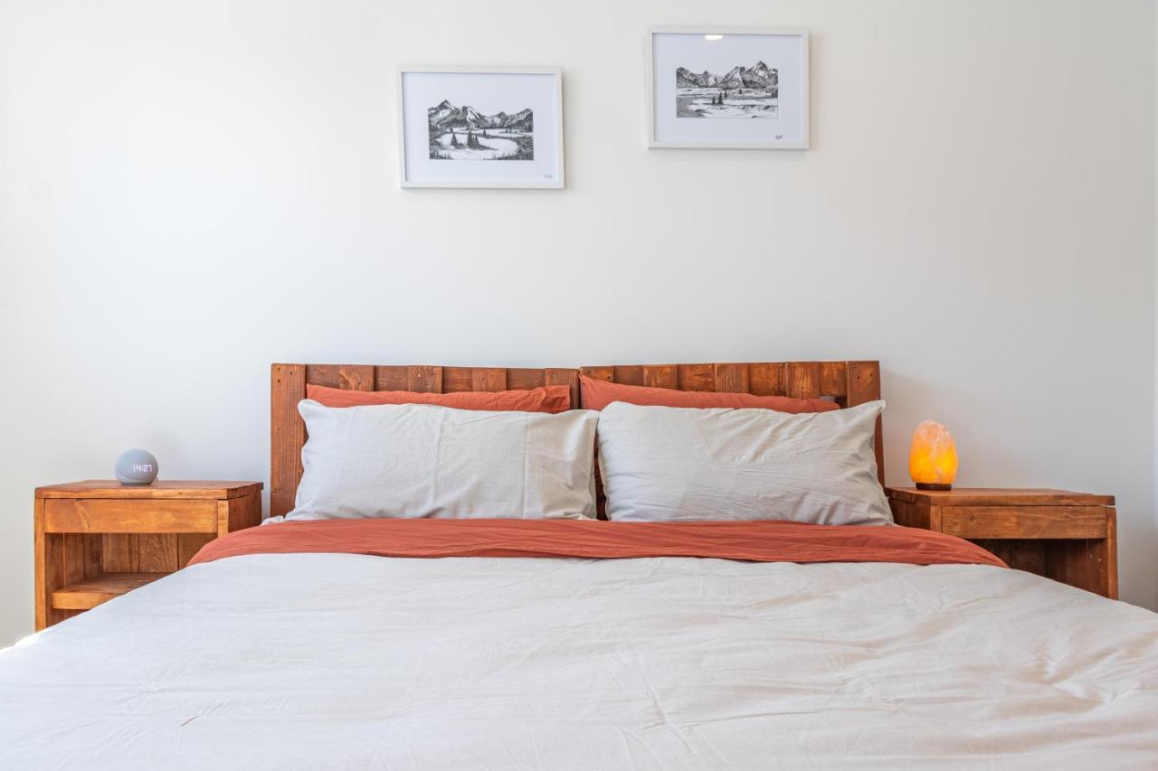 Appartamento Cozy Retreat With Hot Tub Christchurch Esterno foto
