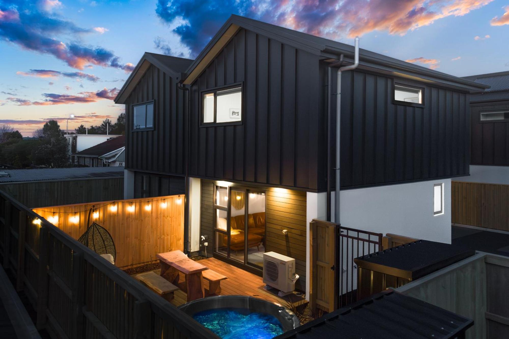 Appartamento Cozy Retreat With Hot Tub Christchurch Esterno foto